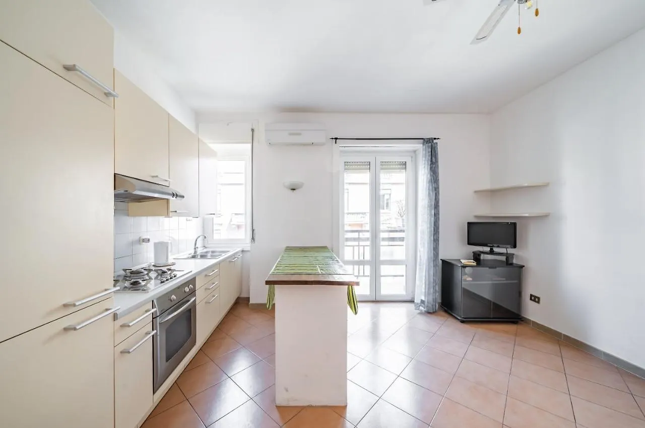 Milano Cozy Apt X4 - 450 Far From Lambrate Fs 0*, Milan Italy