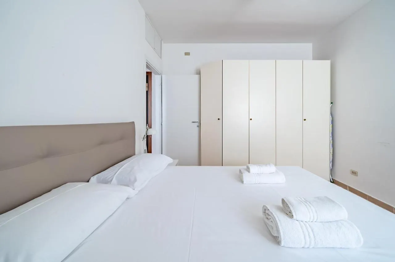 Milano Cozy Apt X4 - 450 Far From Lambrate Fs 0*, Milan